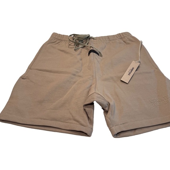 Fear of God Essentials Sweat Shorts Mens Medium Color Smoke NWT - Picture 1 of 10